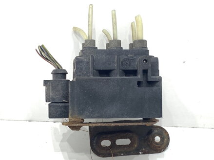 Rozdeľovač zavesenia Mercedes-benz CLS Shooting Brake (X218) 2012 - 2017 053836090