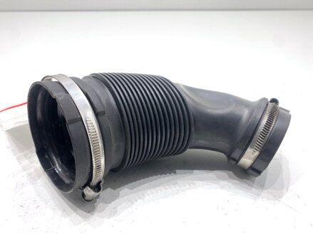 Vzduchové potrubie Audi A5 (F53, F5P) 2016 - 2022 04L129661B