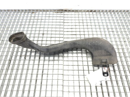 Vzduchové potrubie Opel Astra J Sedan 2012 - 2022 13307080