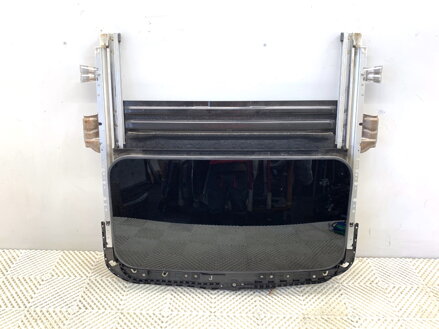 Strešné okno Infiniti Q50 2013 - 2022