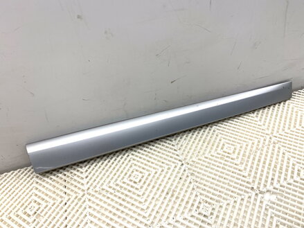 Lišta dverí pravá predná Renault Megane III Liftback (BZ0/1_, B3_) 2008 - 2022 801861830R