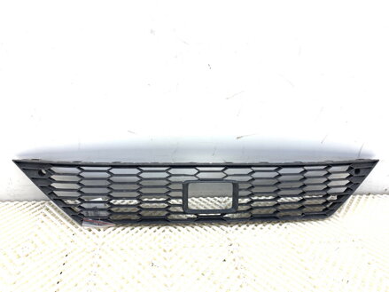 Mriežka nárazníka predná stredová lift facelift Seat Leon (5F1) 2012 - 2022