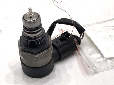 Regulátor tlaku paliva Audi A4 B8 (8K2) 2007 - 2015 057130764H