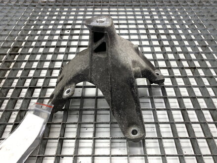 Držiak motora Audi A4 B8 Avant (8K5) 2007 - 2015