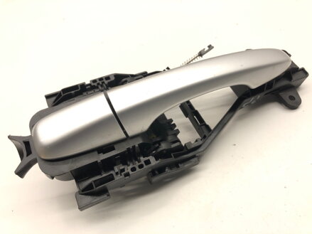 Kľučka vonkajšia pravá predná Volvo V40 Liftback (525, 526) 2012 - 2022 31440086