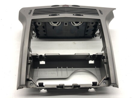 Mriežka ventilácie predná Opel Astra H GTC (A04) 2005 - 2010 13100105