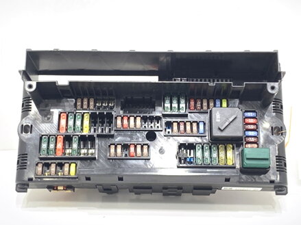 Poistková skrinka BMW X3 (F25) 2010 - 2017 9259467