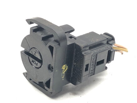 Kocka / konektor spínacej skrinky Peugeot 207 (WA_, WC_) 2006 - 2015 36388101