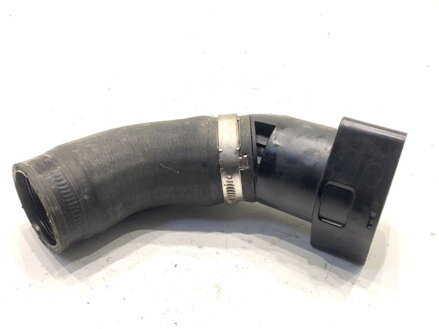 Vzduchové potrubie VW Golf VII Variant (BA5, BV5) 2013 - 2022 04L131111M