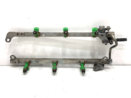 Vstrekovacia rampa S wtryskiwaczami Infiniti Q50 2013 - 2022