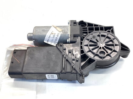 Motorček sťahovačky okna ľavý predný Skoda Superb I (3U4) 2001 - 2008 0130821695
