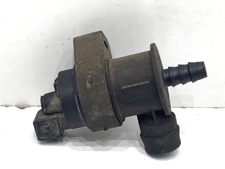 Ventil podtlaku Volvo V70 I (875, 876) 1995 - 2000 31104896