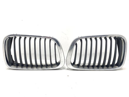 Maska chladiča grill BMW 3 Touring (E46) 1999 - 2005 8159624