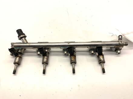 Vstrekovacia rampa S wtryskami Ford USA Escape III 2012 - 2019 FB5E-9F797-AC