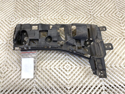 Držiak nárazníka pravý zadný BMW X5 (G05, F95) 2018 - 8069246