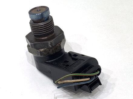 Snímač tlaku paliva BMW 5 Touring (E61) 2004 - 2010 0281002497