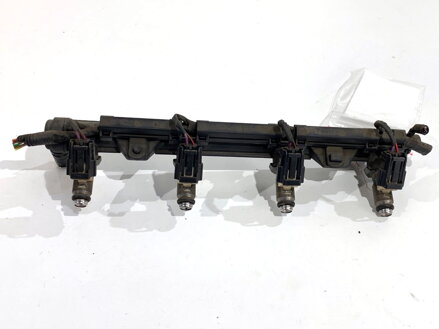 Vstrekovacia rampa VW Golf V (1K1) 2003 - 2010 036971824A