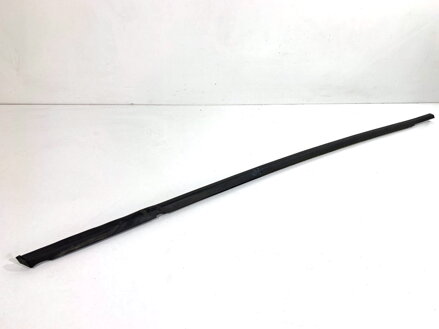 Lišta stieracia predná pravá Skoda Octavia III Combi (5E5, 5E6) 2012 - 2022 5E0837477