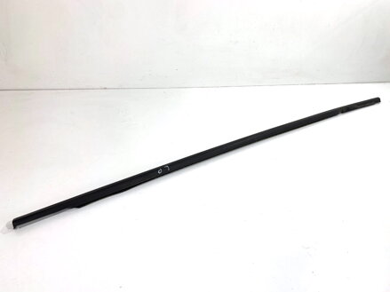 Lišta stieracia predná ľavá Skoda Octavia III Combi (5E5, 5E6) 2012 - 2022 5E0837477