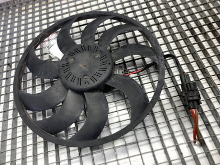 Ventilátor chladiča BMW 3 Touring (F31) 2012 - 2019 8641946