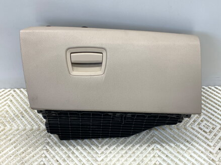 Odkladacia schránka spolujazdca BMW 5 (F10) 2009 - 2016 9166683