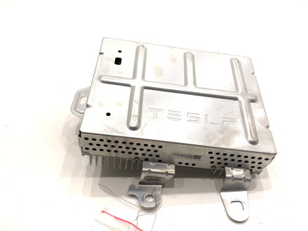 Zosilňovač Tesla Model Y (5YJY) 2019 - 2022 150715201B