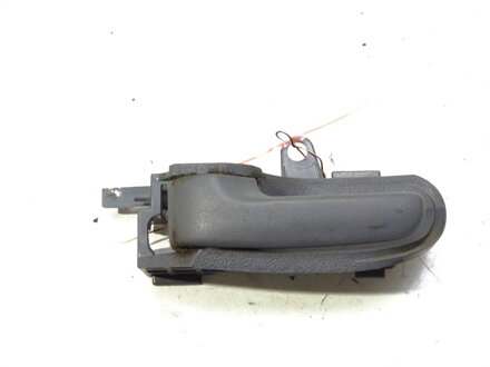 Kľučka predná ľavá vnútorná držiak Toyota Aygo (_B1_) 2005 - 2014