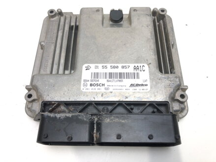 Riadiaca jednotka motora Opel Astra J (P10) 2009 - 2015 0281018081