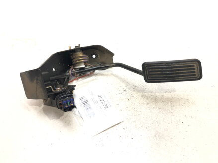 Plynový pedál Toyota Corolla Verso (ZER_, ZZE12_, R1_) 2004 - 2009