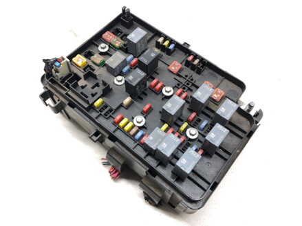 Poistková skrinka Chevrolet Cobalt 2003 - 2022 25894223