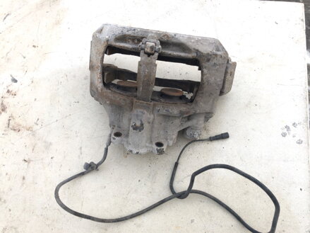 Brzdový strmeň zadný pravý Mercedes-benz Actros MP2 / MP3 2002 - 2022