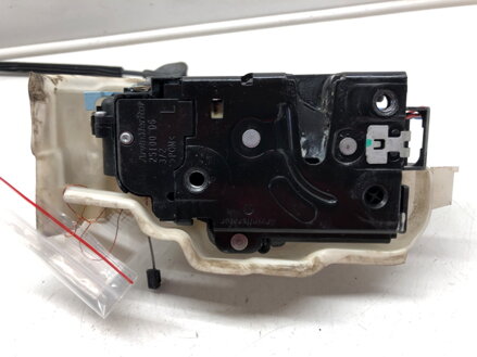 Zámok dverí predný ľavý VW Golf VI (5K1) 2008 - 2014