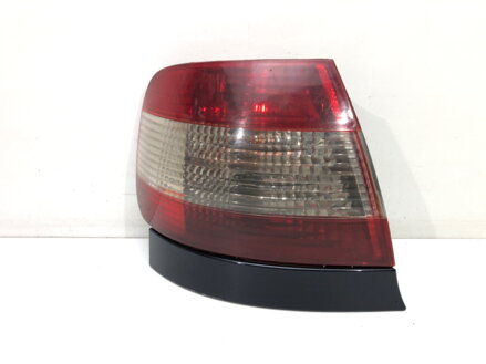 Svetlo ľavé zadné Audi A4 B5 (8D2) 1994 - 2001