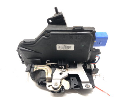 Zámok dverí pravý zadný Skoda Octavia II Combi (1Z5) 2004 - 2013 7L0839016