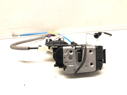 Zámok dverí pravý zadný Mercedes-benz CLA Coupe (C117) 2013 - 2019