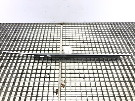 Lišta stieracia predná ľavá chróm Audi A5 (8T3) 2007 - 2017 8T0853283D