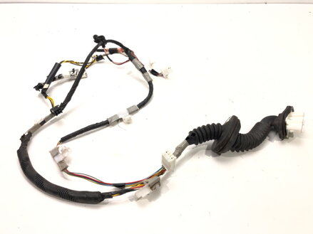 Kabeláž dvere zadná ľavá Toyota Avensis Sedan (_T27_) 2008 - 2018 8215405270