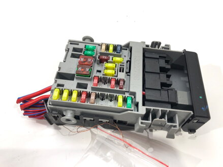 Poistková skrinka Opel Astra J Sports Tourer (P10) 2010 - 2015 13222786