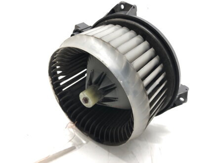 Ventilátor kúrenia Toyota Yaris (_P9_) 2005 - 2014 AV272700-0311