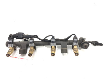 Vstrekovacia rampa Hyundai I30 (FD) 2007 - 2012 35345-23900