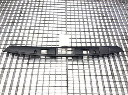 Lišta veka batožinového priestoru zadná Mercedes-benz Class C (W204) 2007 - 2015 A2047401393