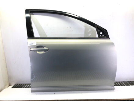 Dvere pravé predné Toyota Avensis (_T25_) 2003 - 2008