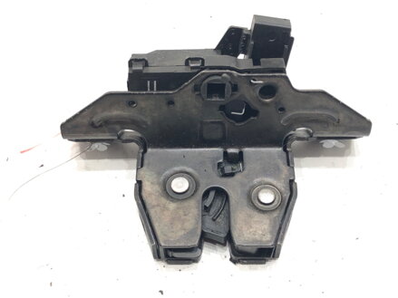 Zámok veka batožinového priestoru zadný Opel Astra K Sports Tourer (B16) 2015 - 2022 13509599