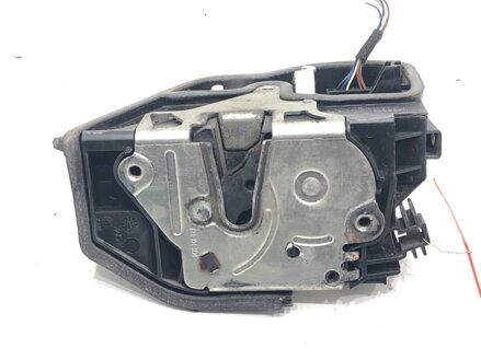 Zámok dverí ľavý predný BMW 1 (E87) 2003 - 2013 7202149