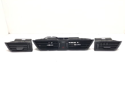 Mriežka ventilácie predná sada Skoda Superb III (3V3) 2015 - 2022