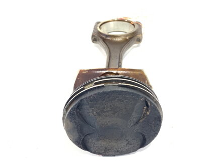 Piest S ojnicou Audi A6 C6 (4F2) 2004 - 2011 BDW