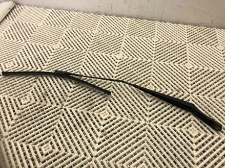 Stierač pravý predný Audi Q5 (8RB) 2008 - 2017