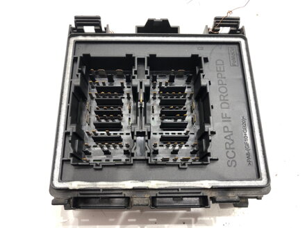 Poistková skrinka Ford Focus IV (HN) 2018 - 2022 JX6T-14D068-BE