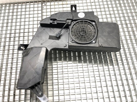 Subwoofer Audi A4 B7 Avant (8ED) 2004 - 2008 8E9035382D