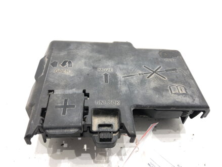 PÓL / svorka (BATÉRIE) plus Opel Corsa E (X15) 2014 - 2022 13491092